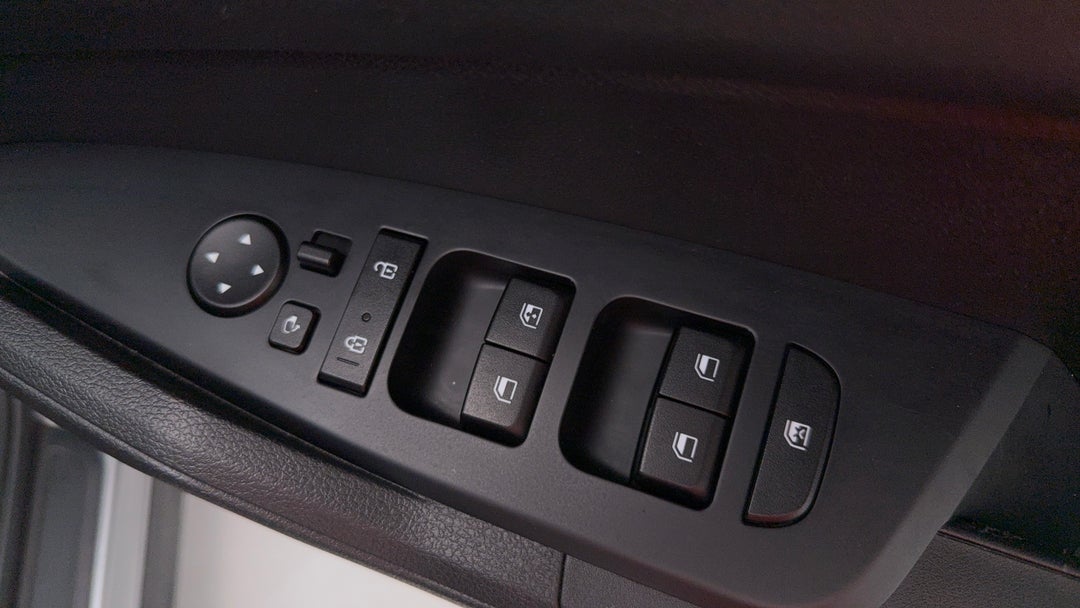2023 Kia Sportage S (fwd), Automatic, 45535 km, Drivers Side Door Panel Controls
