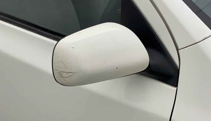 2011 Toyota Etios V, Petrol, Manual, 1,06,052 km, Right rear-view mirror - Minor scratches