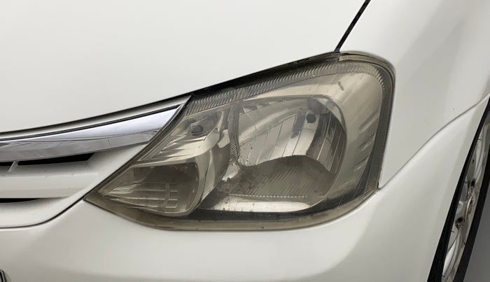 2011 Toyota Etios V, Petrol, Manual, 1,06,052 km, Left headlight - Chrome has minor damage