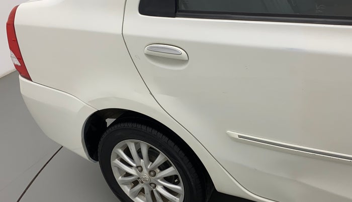 2011 Toyota Etios V, Petrol, Manual, 1,06,052 km, Right quarter panel - Slightly dented
