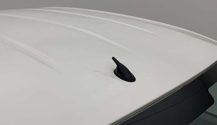 2011 Toyota Etios V, Petrol, Manual, 1,06,052 km, Roof - Antenna has minor damage