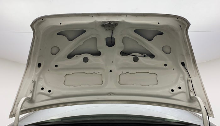 2011 Toyota Etios V, Petrol, Manual, 1,06,052 km, Boot Door Open