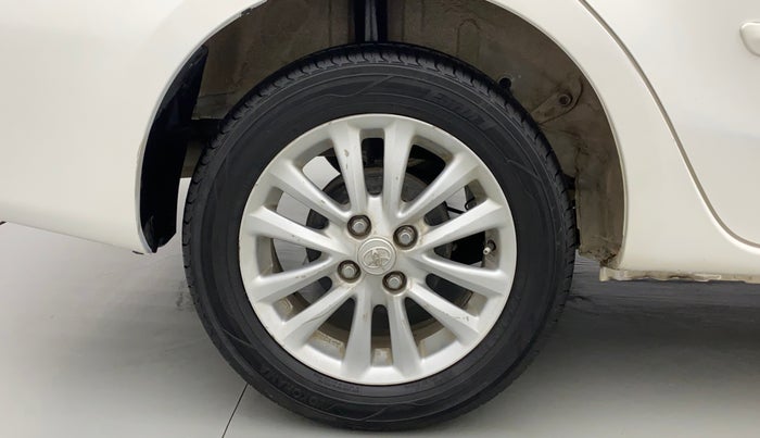 2011 Toyota Etios V, Petrol, Manual, 1,06,052 km, Right Rear Wheel