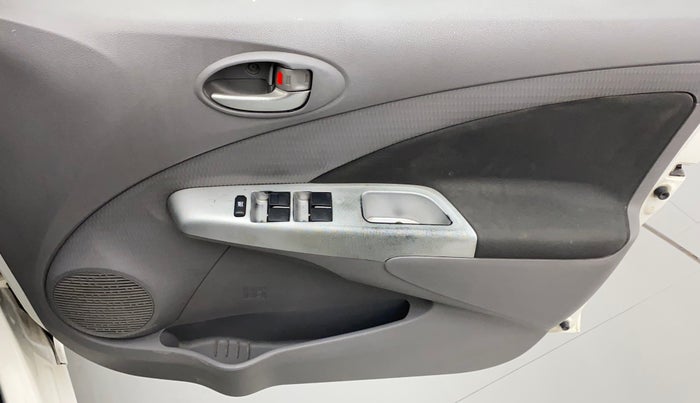 2011 Toyota Etios V, Petrol, Manual, 1,06,052 km, Driver Side Door Panels Control