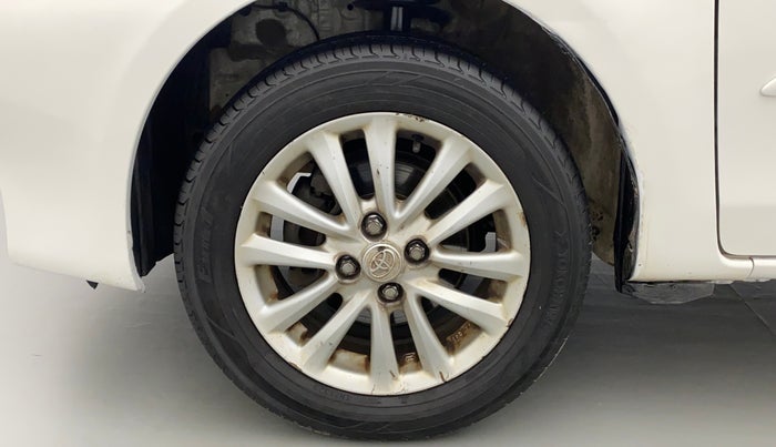 2011 Toyota Etios V, Petrol, Manual, 1,06,052 km, Left Front Wheel