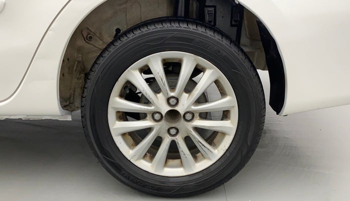 2011 Toyota Etios V, Petrol, Manual, 1,06,052 km, Left Rear Wheel