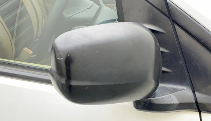 2014 Honda Amaze 1.2L I-VTEC E, CNG, Manual, 82,786 km, Right rear-view mirror - Minor scratches