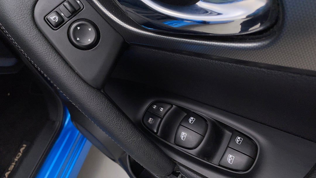 2017 Nissan Qashqai N-tec, Automatic, 88665 km, Drivers Side Door Panel Controls