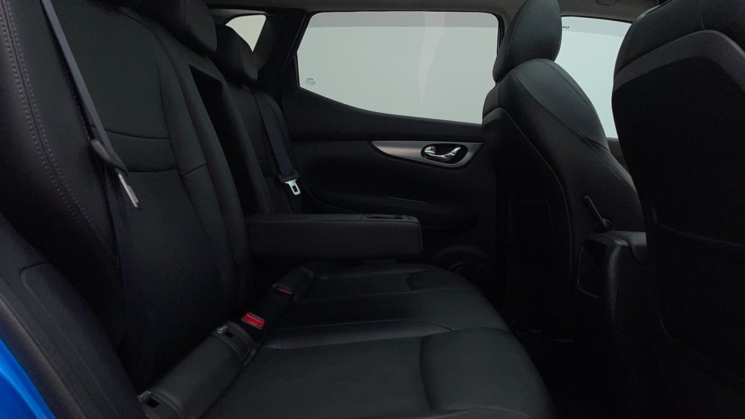 2017 Nissan Qashqai N-tec, Automatic, 88665 km, Right Side Rear Door Cabin View