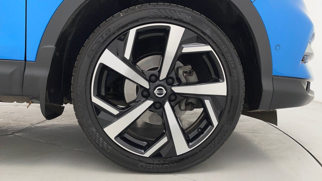 2017 Nissan Qashqai N-tec, Automatic, 88665 km, Right Front Wheel