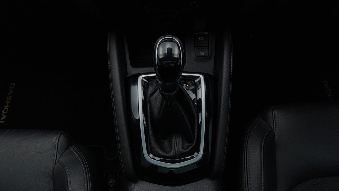 2017 Nissan Qashqai N-tec, Automatic, 88665 km, Gear Lever 