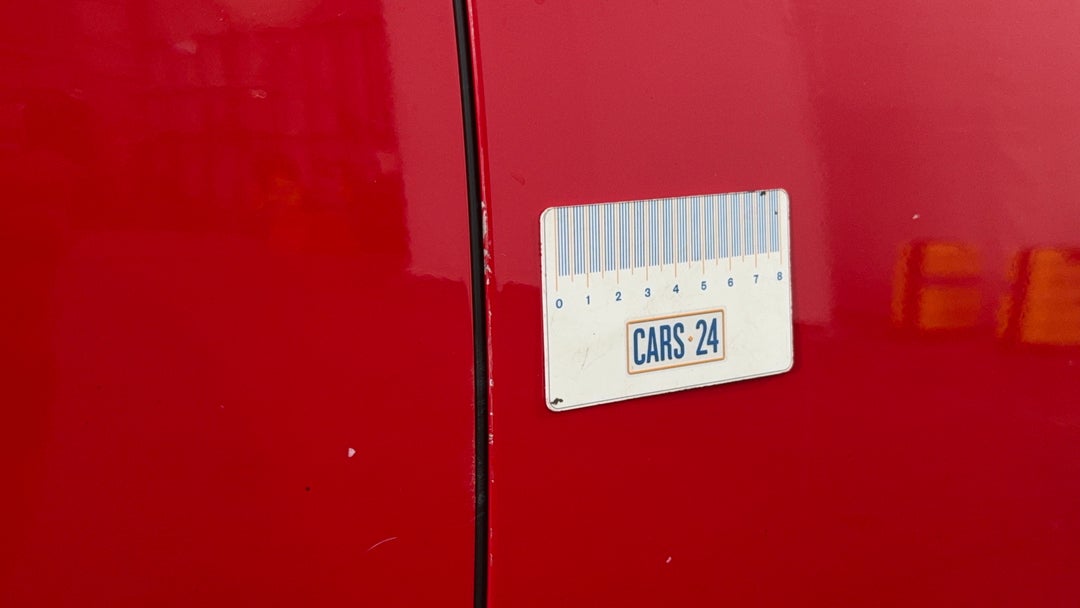 2017 Holden Commodore Sv6, Automatic, 153195 km, Doors Front RHS Chip