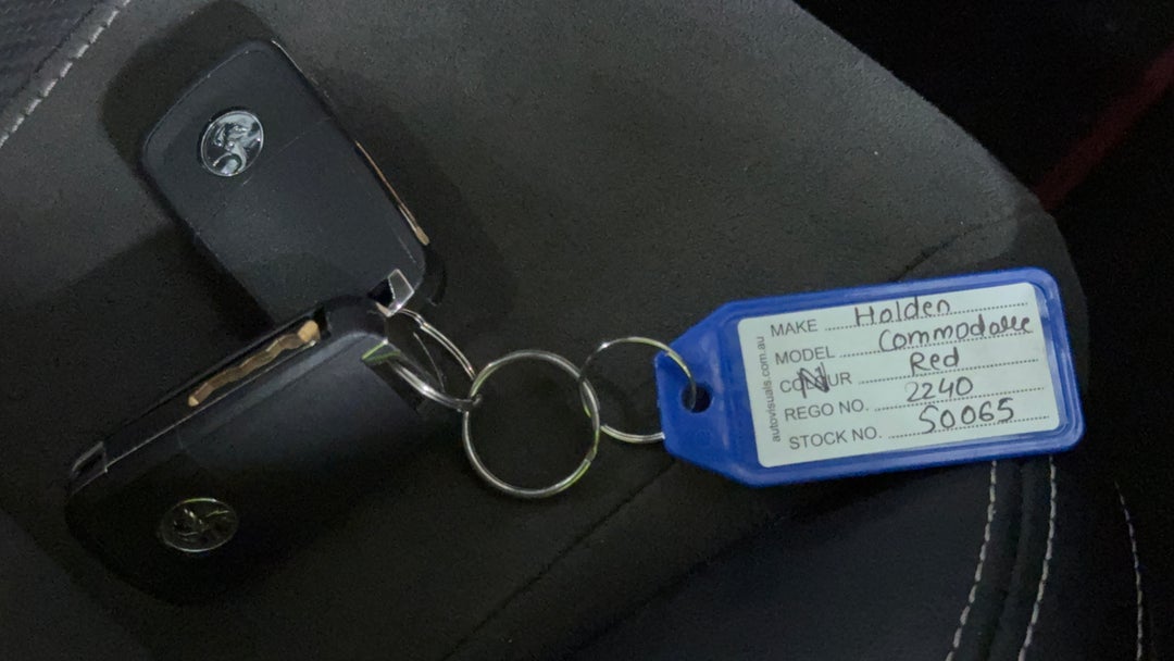 2017 Holden Commodore Sv6, Automatic, 153195 km, Key Close-up