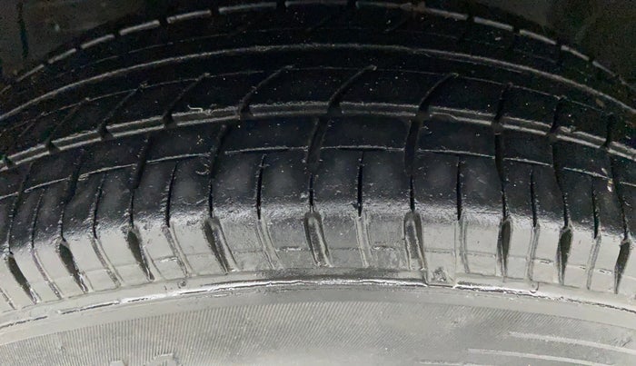 2012 Maruti Swift VDI, Diesel, Manual, 68,206 km, Left Front Tyre Tread