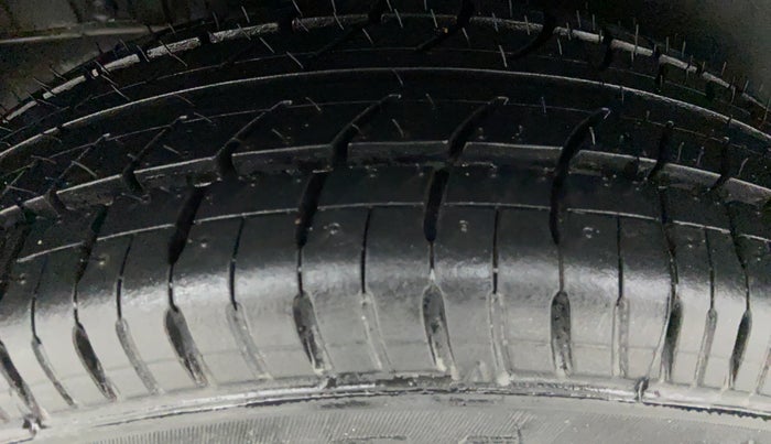 2012 Maruti Swift VDI, Diesel, Manual, 68,206 km, Right Rear Tyre Tread