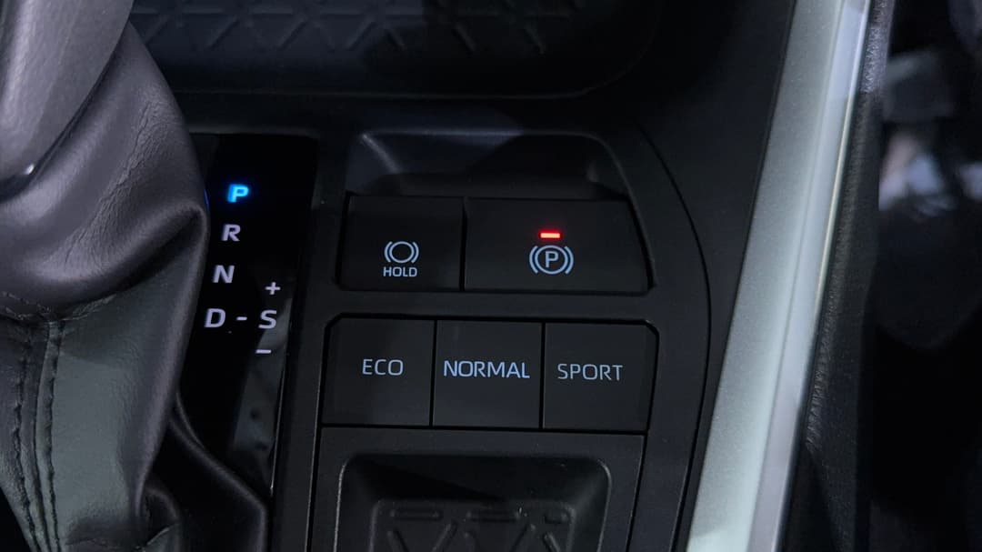 2025 Toyota RAV4 Gx (2WD) Hybrid, Automatic, 23561 km, Handbrake