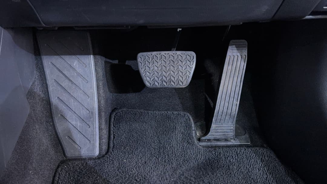 2025 Toyota RAV4 Gx (2WD) Hybrid, Automatic, 23561 km, Pedals and Footmat