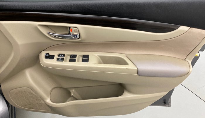 2017 Maruti Ciaz SIGMA 1.4 VVT, Petrol, Manual, 43,206 km, Driver Side Door Panels Control