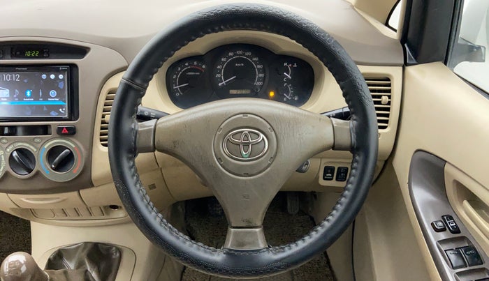 2008 Toyota Innova 2.5 G3 8 STR, Diesel, Manual, 2,70,705 km, Steering Wheel Close-up