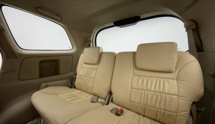 2008 Toyota Innova 2.5 G3 8 STR, Diesel, Manual, 2,70,705 km, Third Seat Row