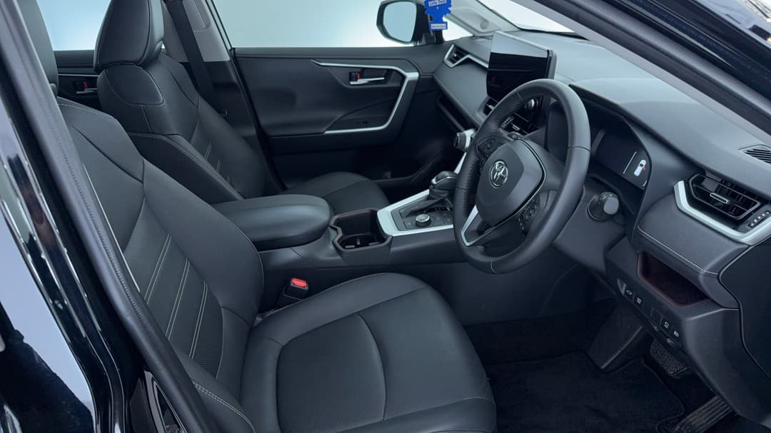 2025 Toyota RAV4 Cruiser (AWD) Hybrid, Automatic, 25923 km, Right Side Front Door Cabin View