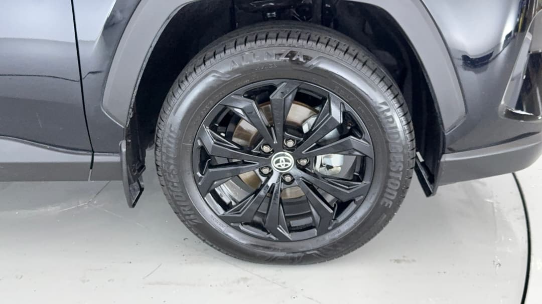2025 Toyota RAV4 Cruiser (AWD) Hybrid, Automatic, 25923 km, Right Front Wheel