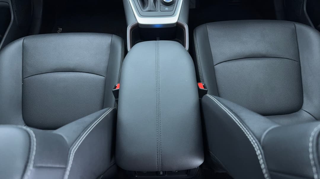 2025 Toyota RAV4 Cruiser (AWD) Hybrid, Automatic, 25923 km, Center Console
