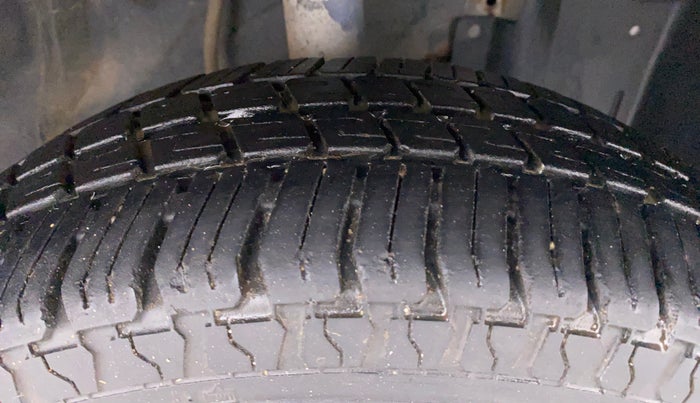 2017 Datsun Go T, Petrol, Manual, 72,762 km, Right Front Tyre Tread