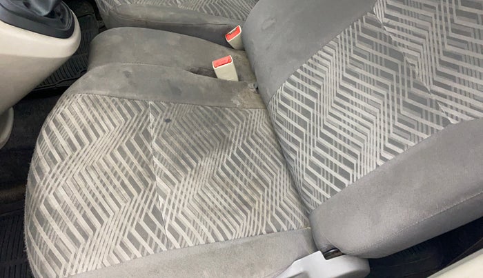 2017 Datsun Go T, Petrol, Manual, 72,762 km, Front left seat (passenger seat) - Cover slightly stained