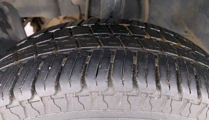 2017 Datsun Go T, Petrol, Manual, 72,762 km, Left Front Tyre Tread
