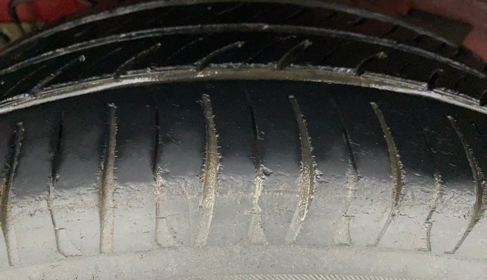 2017 Hyundai Elite i20 MAGNA 1.2, Petrol, Manual, 37,490 km, Right Rear Tyre Tread