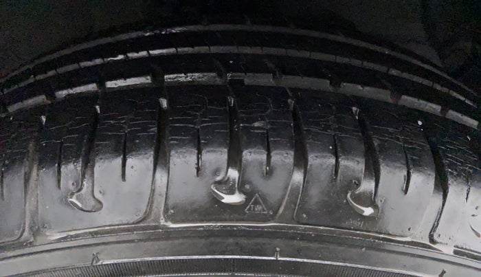 2014 Hyundai Grand i10 SPORTZ 1.2 KAPPA VTVT, Petrol, Manual, 10,372 km, Right Front Tyre Tread