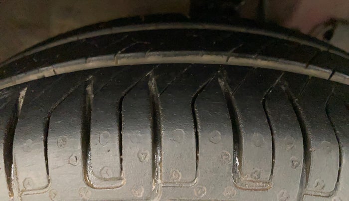 2014 Hyundai Eon MAGNA +, Petrol, Manual, 59,169 km, Right Front Tyre Tread