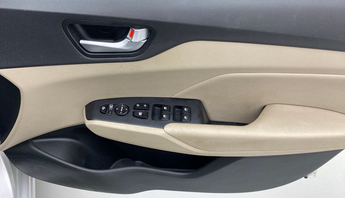 2017 Hyundai Verna 1.6 SX VTVT AT (O), Petrol, Automatic, 46,271 km, Driver Side Door Panels Control