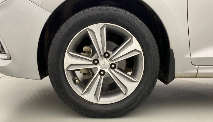 2017 Hyundai Verna 1.6 SX VTVT AT (O), Petrol, Automatic, 46,271 km, Left Front Wheel