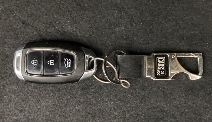 2017 Hyundai Verna 1.6 SX VTVT AT (O), Petrol, Automatic, 46,271 km, Key Close Up
