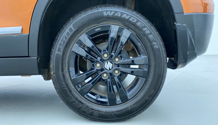 2019 Maruti Vitara Brezza ZDI+ DUAL TONE AMT, Diesel, Automatic, 11,179 km, Left Rear Wheel