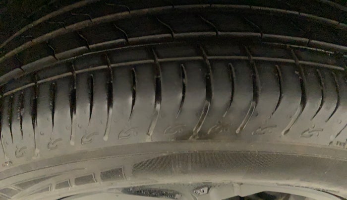 2023 Maruti BREZZA ZXI SMART HYBRID , Petrol, Manual, 10,117 km, Right Front Tyre Tread