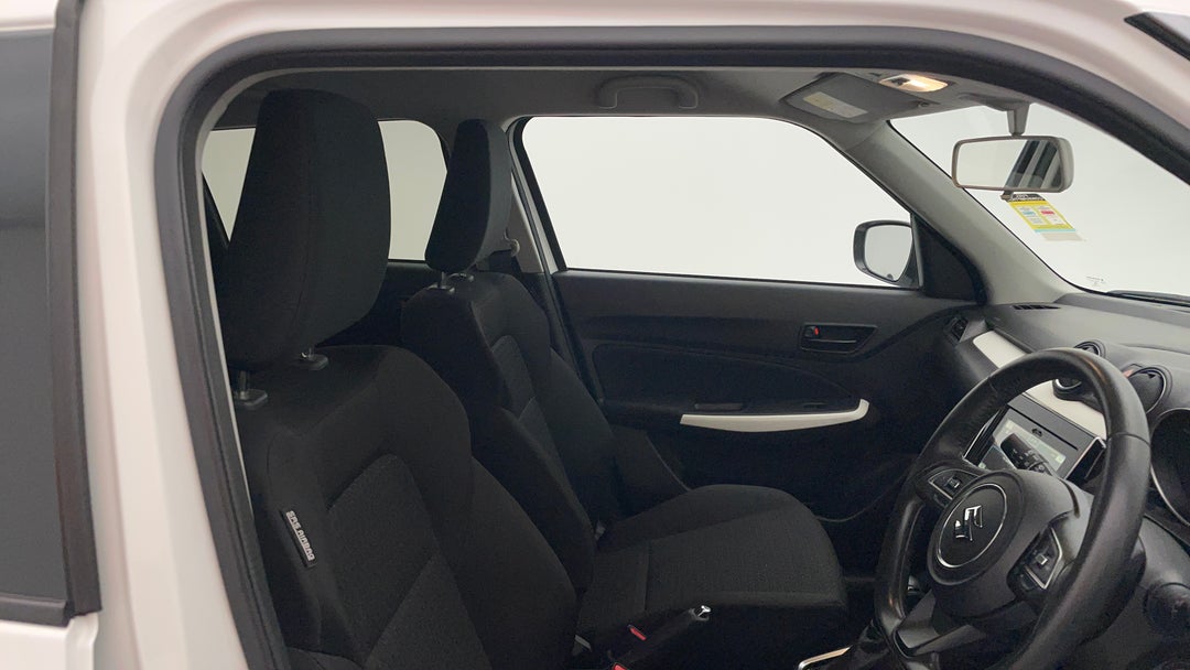 2023 Suzuki Swift Gl Navi, Automatic, 26611 km, Right Side Front Door Cabin View