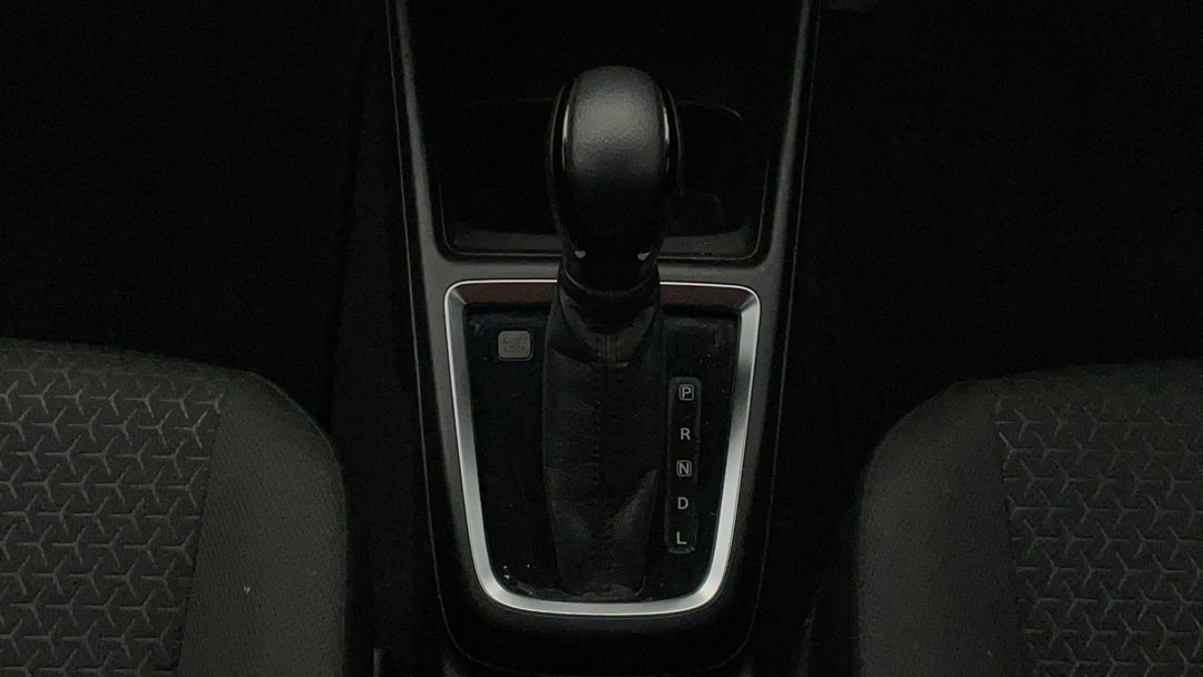 2023 Suzuki Swift Gl Navi, Automatic, 26611 km, Gear Lever 