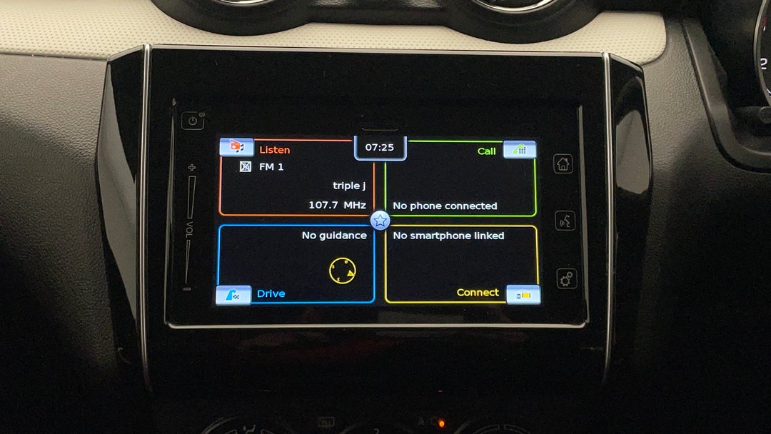 2023 Suzuki Swift Gl Navi, Automatic, 26611 km, Infotainment System