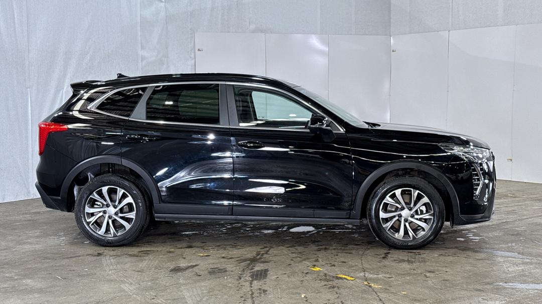 2024 GWM Haval Jolion Lux, Automatic, 39605 km, Right Side View