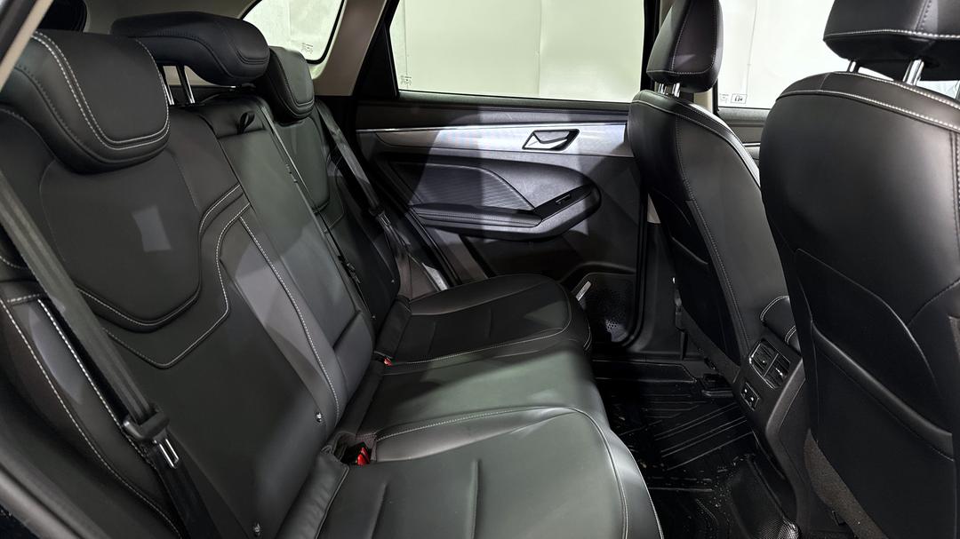 2024 GWM Haval Jolion Lux, Automatic, 39605 km, Right Side Rear Door Cabin View