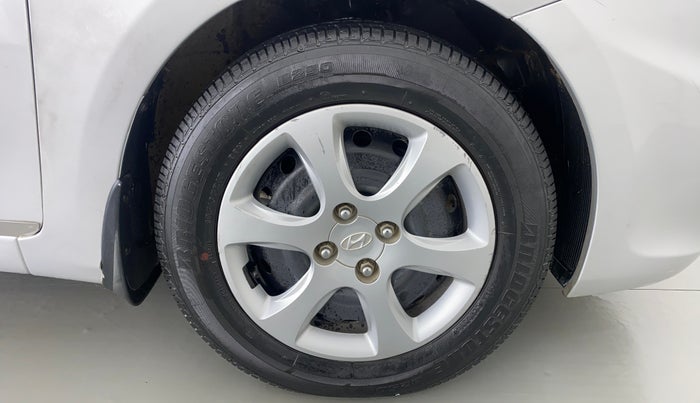 2014 Hyundai Verna FLUIDIC 1.4 VTVT, Petrol, Manual, 36,815 km, Right Front Wheel