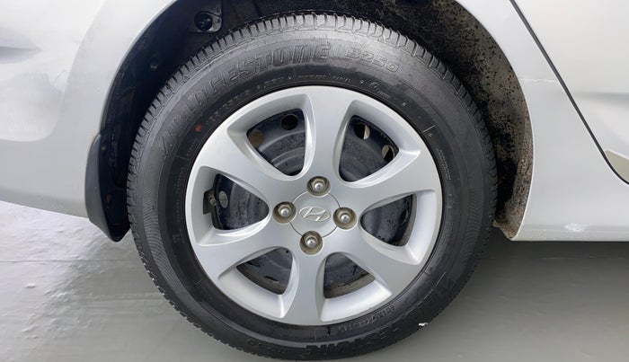 2014 Hyundai Verna FLUIDIC 1.4 VTVT, Petrol, Manual, 36,815 km, Right Rear Wheel
