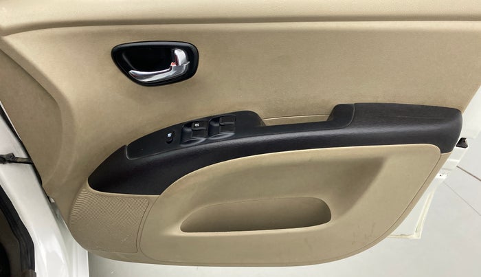 2015 Hyundai i10 SPORTZ 1.1 IRDE2, Petrol, Manual, 1,28,377 km, Driver Side Door Panels Controls