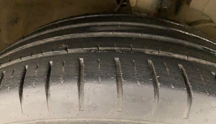 2019 Maruti Baleno ZETA PETROL 1.2, Petrol, Manual, 43,611 km, Right Front Tyre Tread