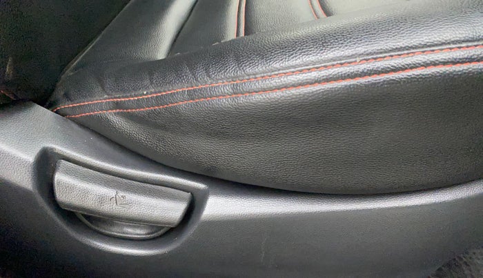 2017 Hyundai Grand i10 MAGNA 1.2 KAPPA VTVT, Petrol, Manual, 48,960 km, Driver Side Adjustment Panel