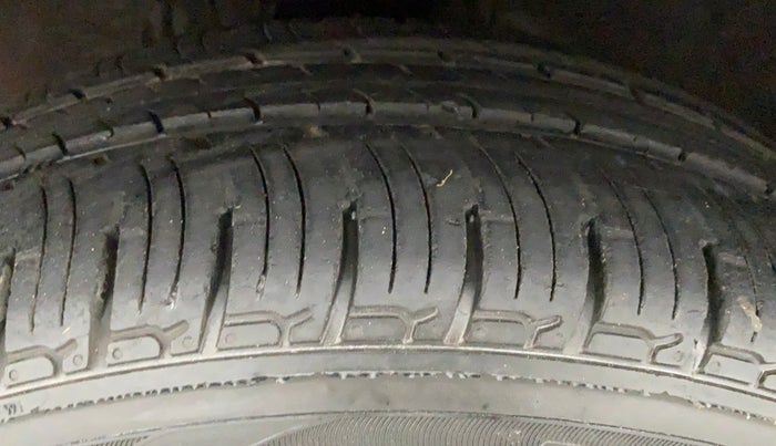 2011 Hyundai i20 ASTA 1.2, Petrol, Manual, 93,910 km, Left Front Tyre Tread