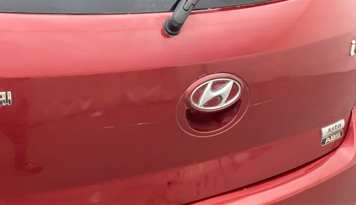 2011 Hyundai i20 ASTA 1.2, Petrol, Manual, 93,910 km, Dicky (Boot door) - Minor scratches